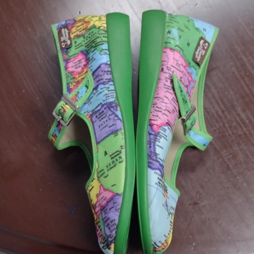 Chocolaticas Mary Jane Green and Blue World Map Flats with Strap, (2004) - Picture 5 of 9